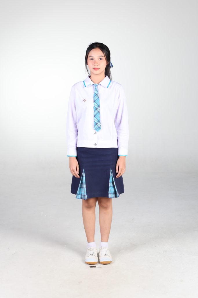 เครื่องแบบนักเรียน หญิง